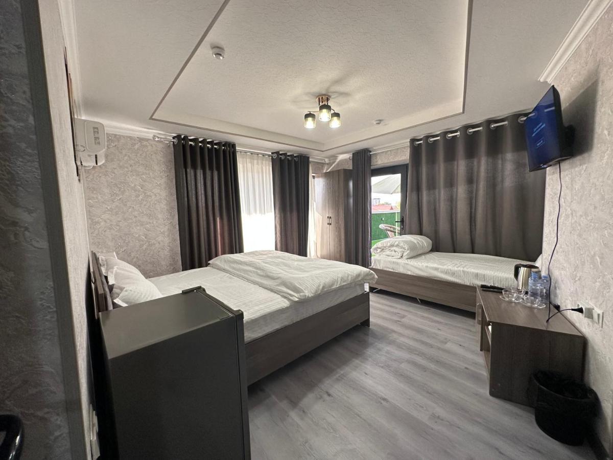 Byond Hotel & Hostel Tasjkent Eksteriør billede