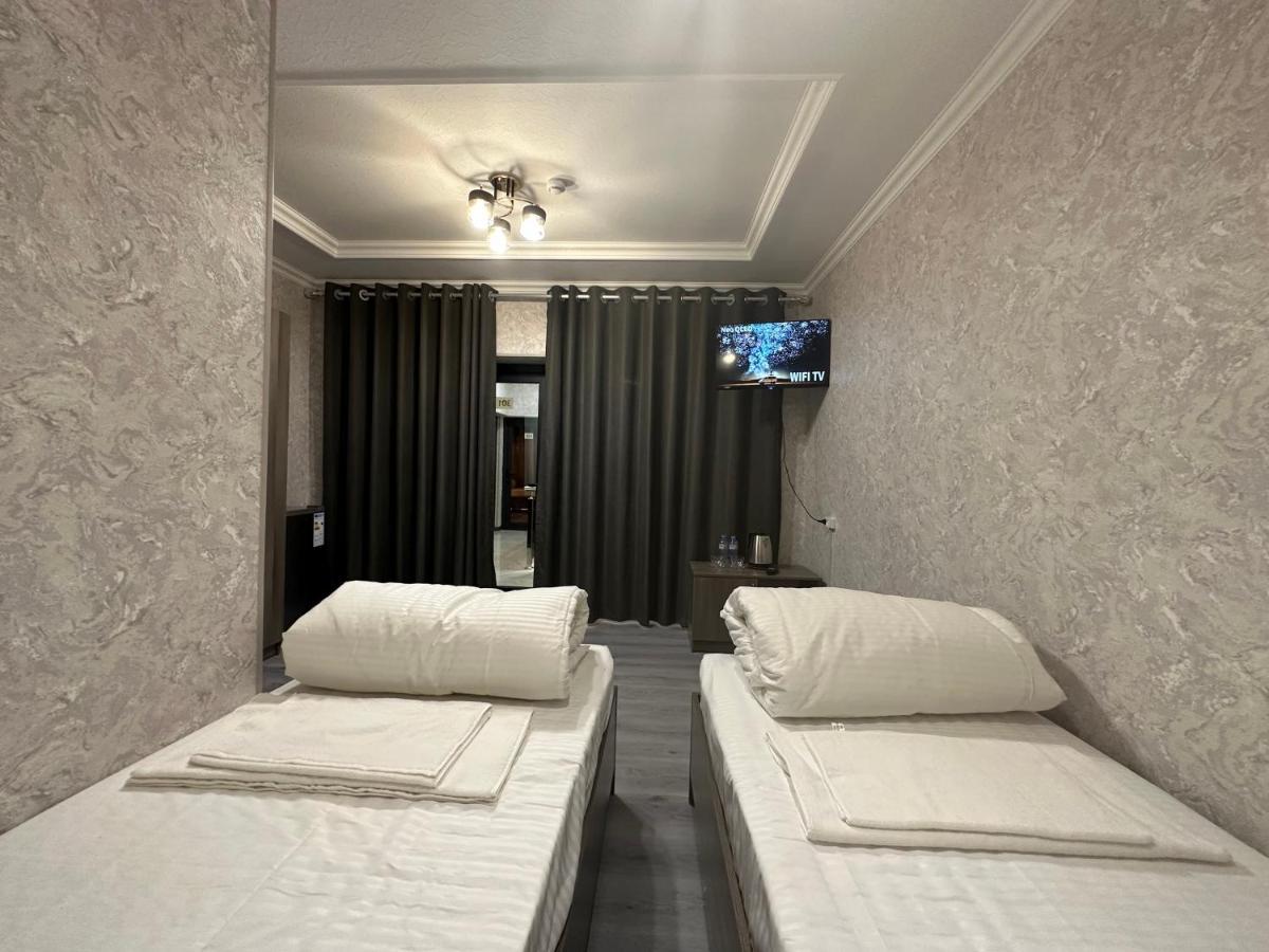 Byond Hotel & Hostel Tasjkent Eksteriør billede